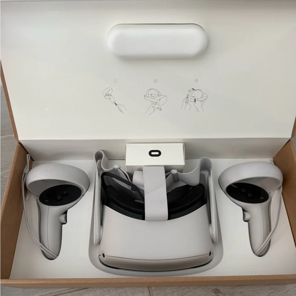 Oculus Standalone VR Headset White Sleek Design